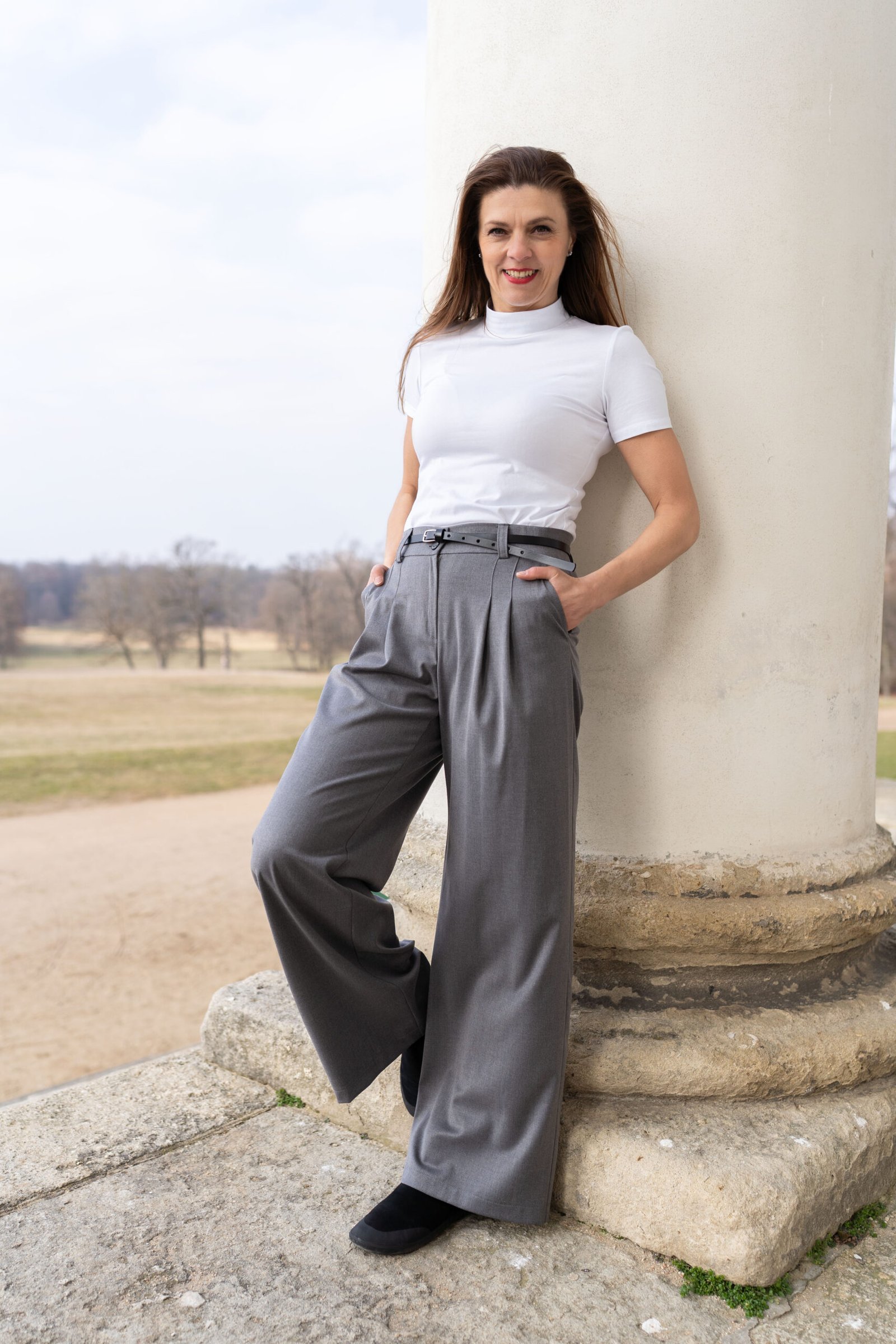 široké_kalhoty_se_záhyby (3)